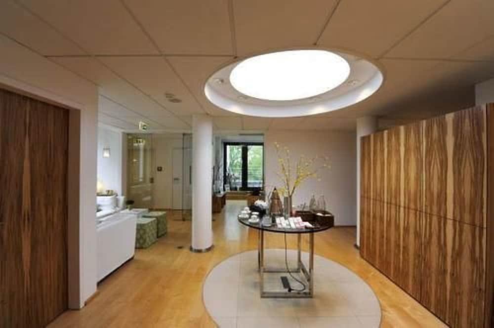 Privathotel Lindtner Hamburg Luaran gambar Interior of the German National Museum of Natural History