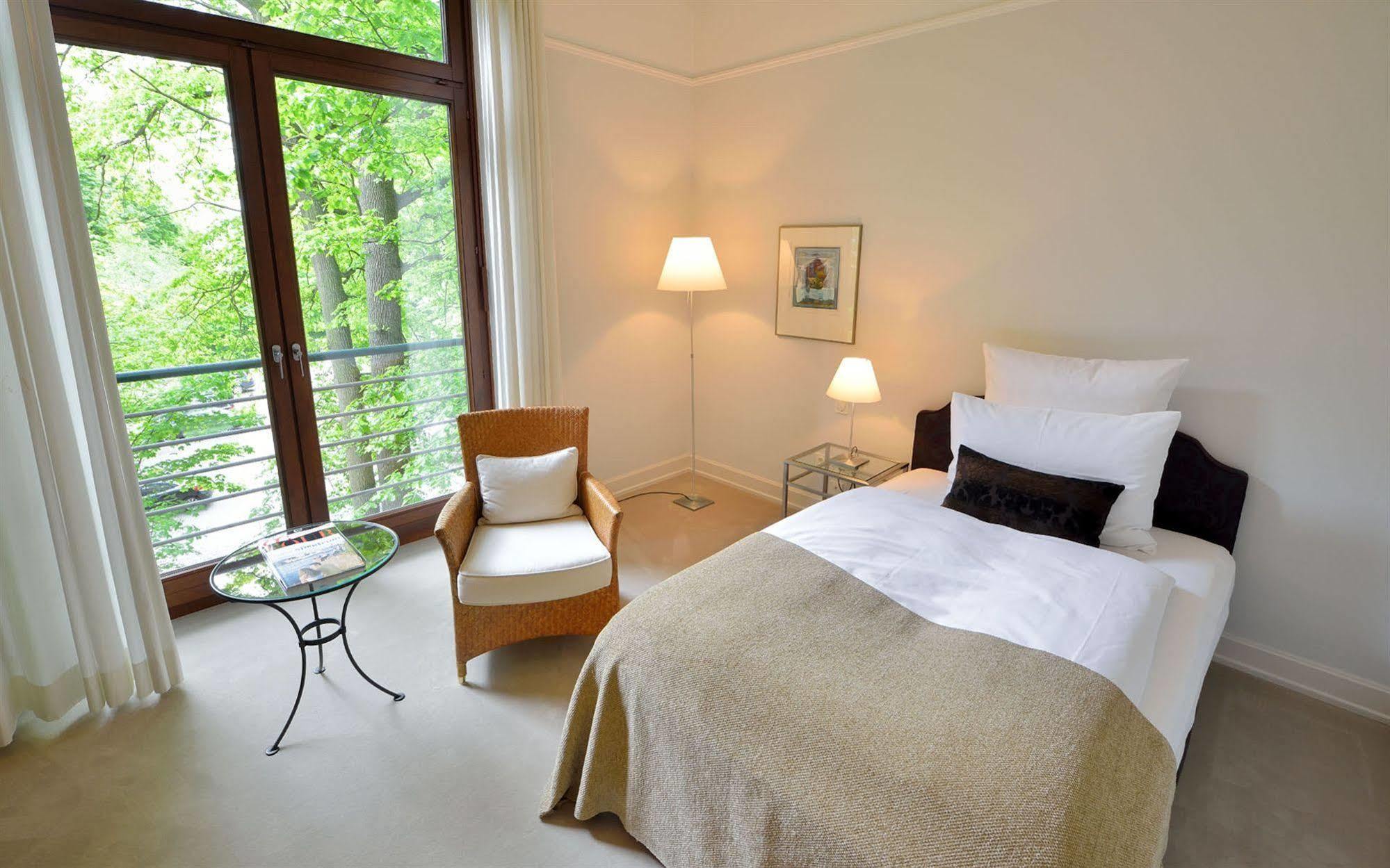 Privathotel Lindtner Hamburg Luaran gambar A bedroom at the hotel