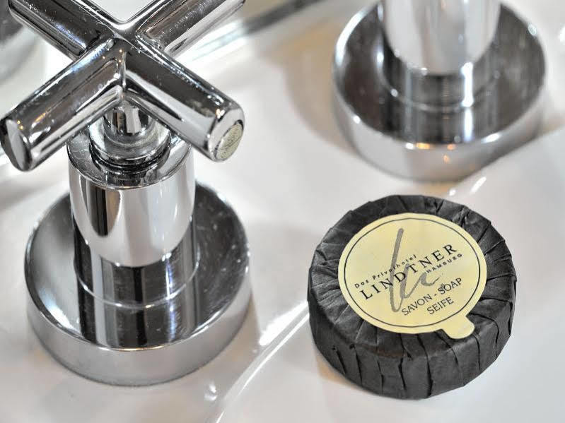 Privathotel Lindtner Hamburg Luaran gambar Soap in a soap dish