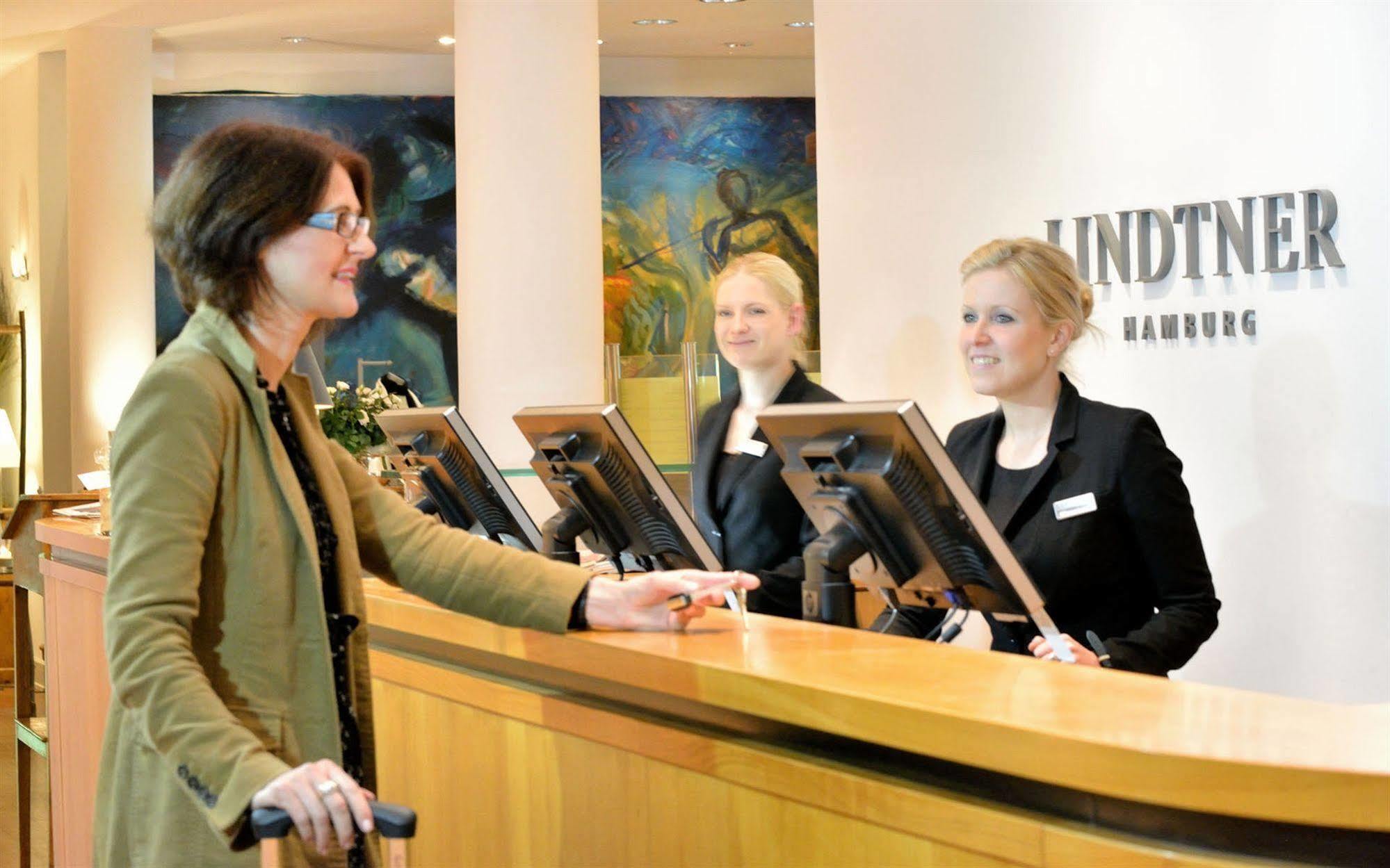 Privathotel Lindtner Hamburg Luaran gambar Reception at the Lindtner Hotel, Hamburg