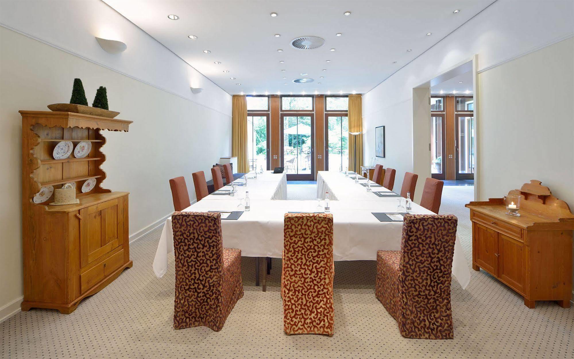 Privathotel Lindtner Hamburg Luaran gambar The meeting room of the Federal Council